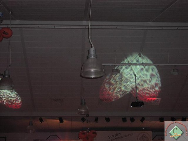 ue30_2009_044