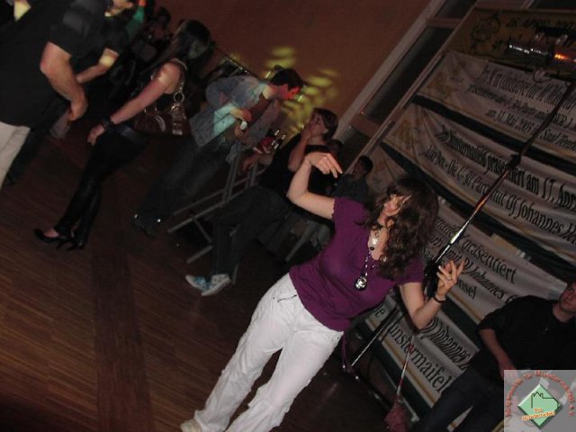 ue30_2009_073
