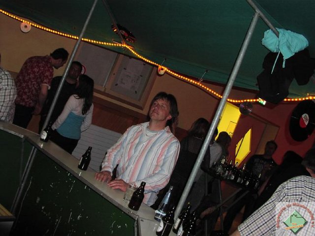 ue30_2009_100
