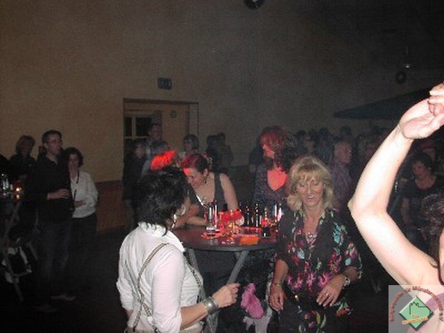 ue30_2012_120